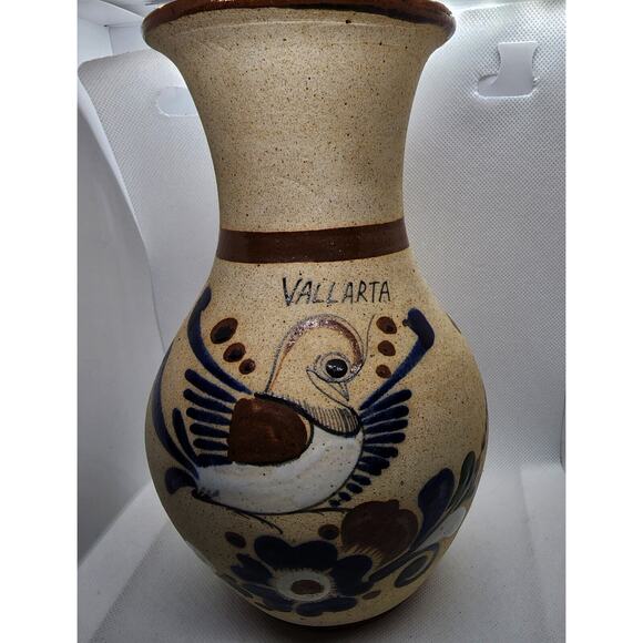 VASE-Vintage Tonala Mexican Pottery-Hand Painted-Vallarta-Signed-9" Tall - Picture 3 of 7